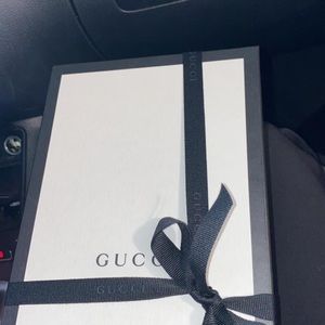 Meet your Posher, Fifi